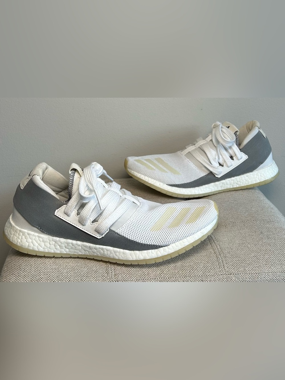 Adidas Pure Boost R Mens Sneakers Size 9 White Gray Ultra AQ3487 Sample Like New